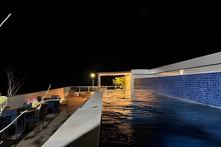 Apto beira-mar com piscina e vista paradisíaca