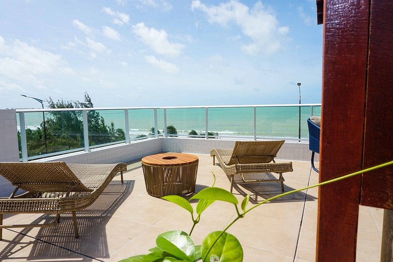 Apto beira-mar com piscina e vista paradisíaca