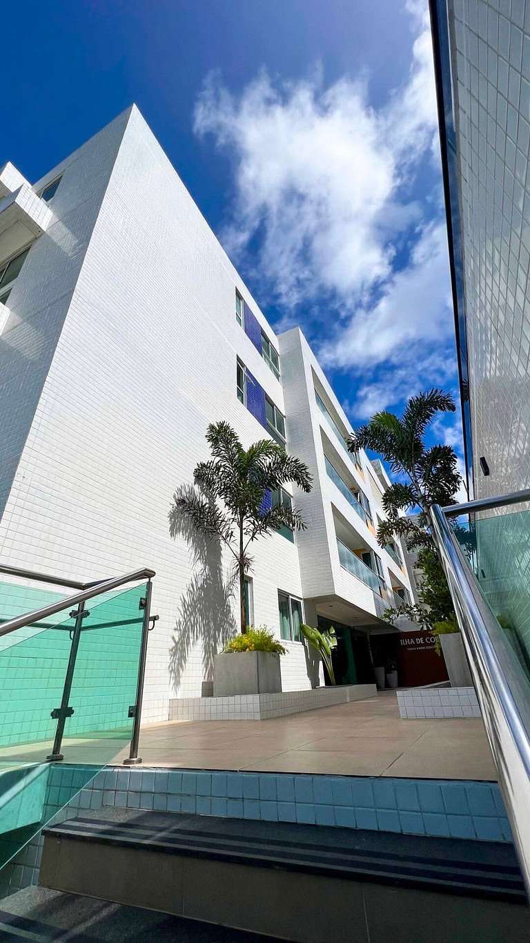 Apto beira-mar com piscina e vista paradisíaca