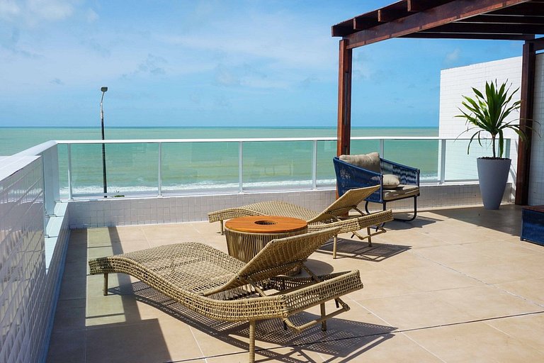 Apto beira-mar com piscina e vista paradisíaca