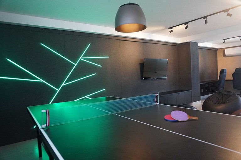 Apto beira-mar com piscina e vista paradisíaca